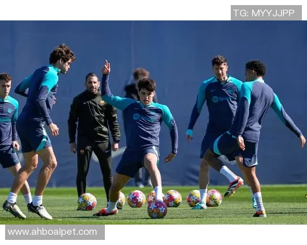 足球明星在巴塞罗那奢华豪宅中的生活与训练揭秘